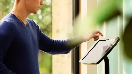 10 benefits of a self-service kiosk for hotels.webp