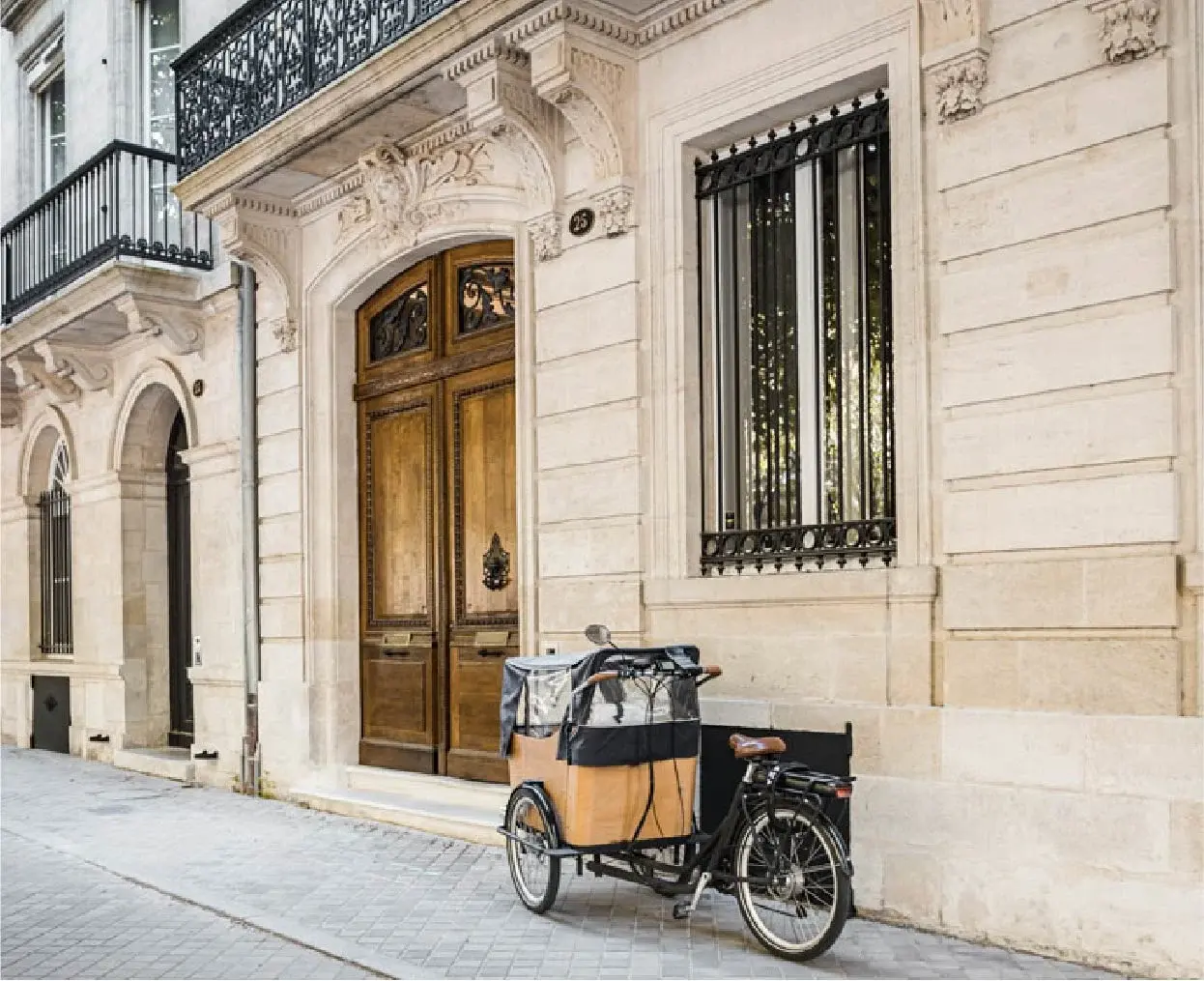 Villas Foch Hero - 1245x1014-50