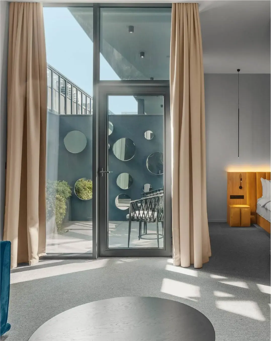 EPISODE Tbilisi-Portrait body image - 1076x1352 copy-50