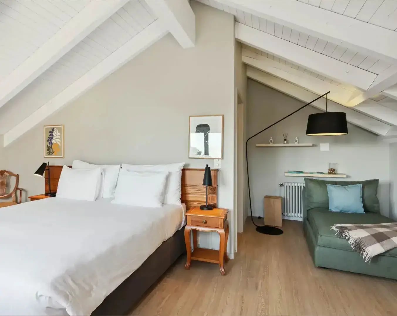 La Couronne Website body Image 2 1352 x 1076-50