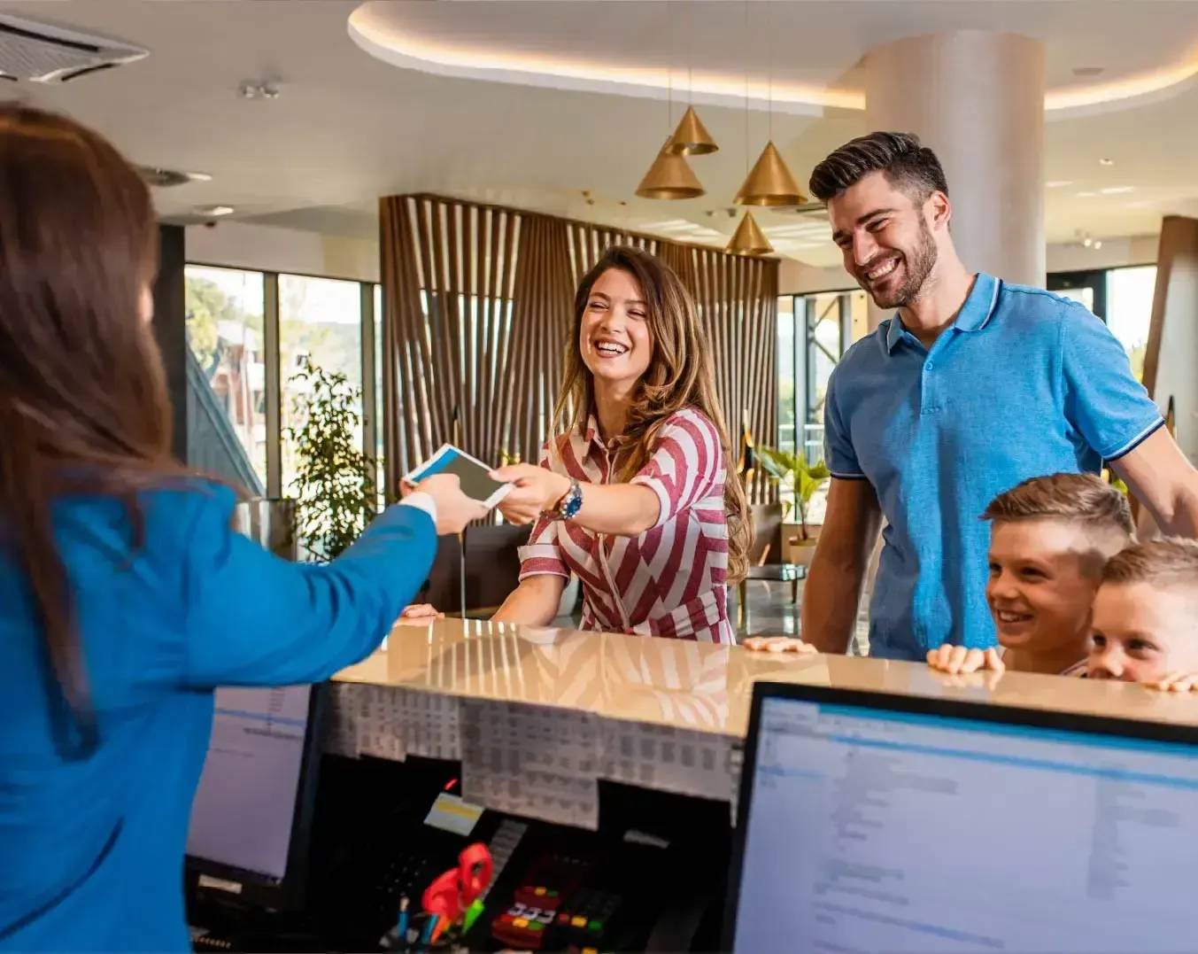 How does a hotel CRM work