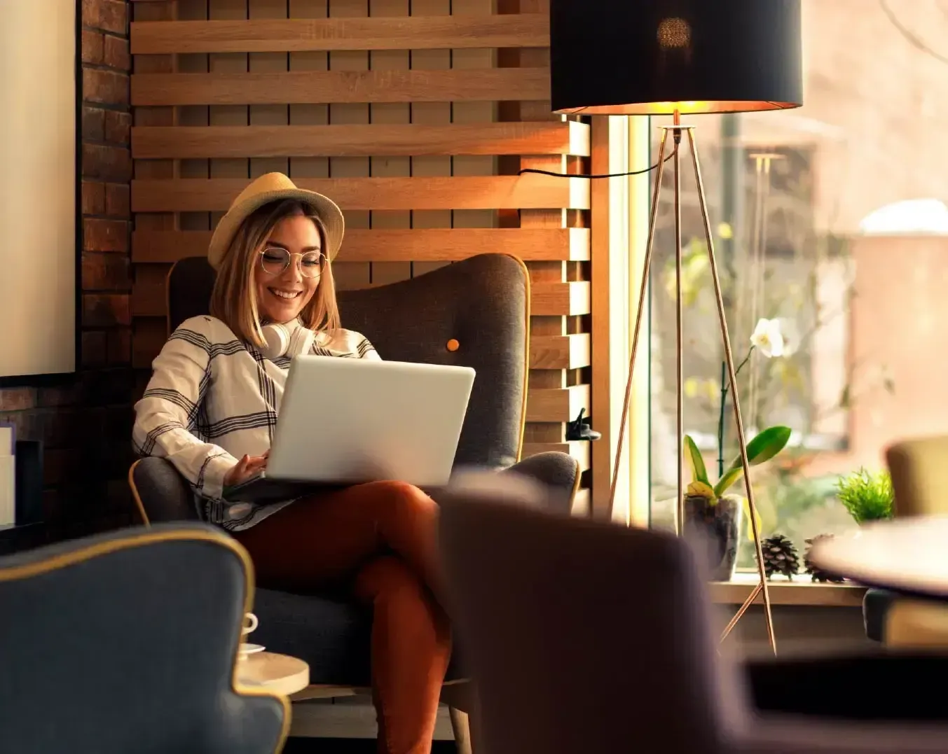 What is a hotel website builder