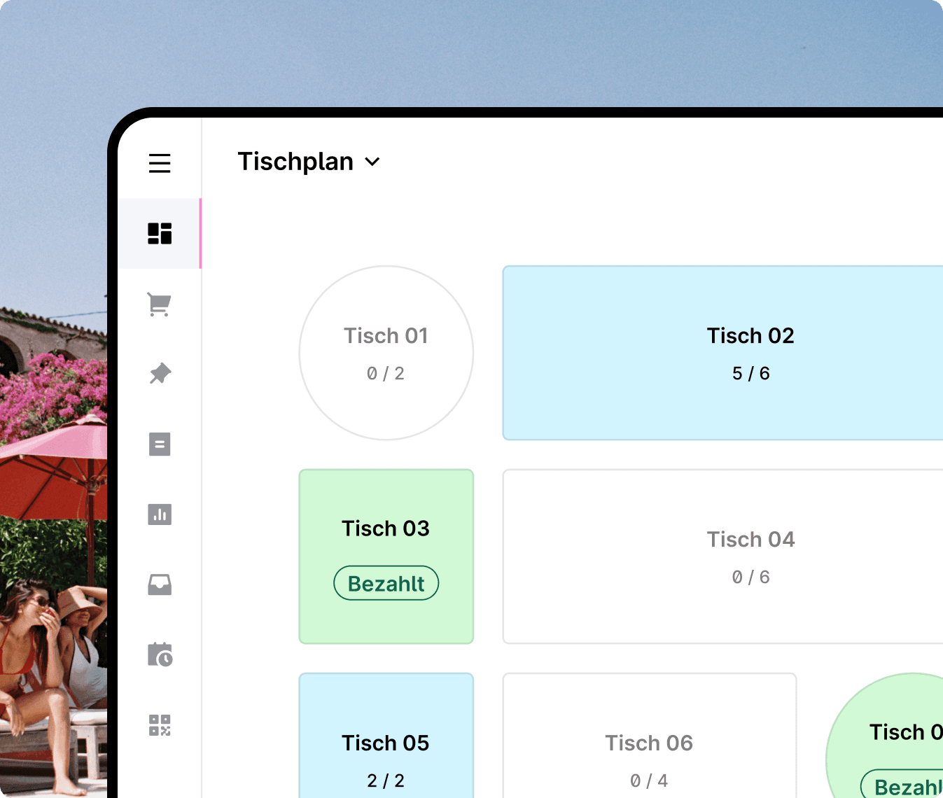 Ein mobiles Kassensystem, das den Status der Tische mit Farben, Etiketten und Zahlungsanzeigen für das Restaurantmanagement anzeigt.
