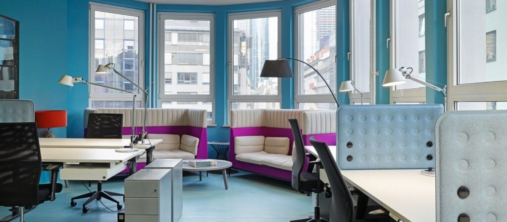25h_trip_stephanlemke_co-working_medium_6_13c08003845782675be977ec-1024x450