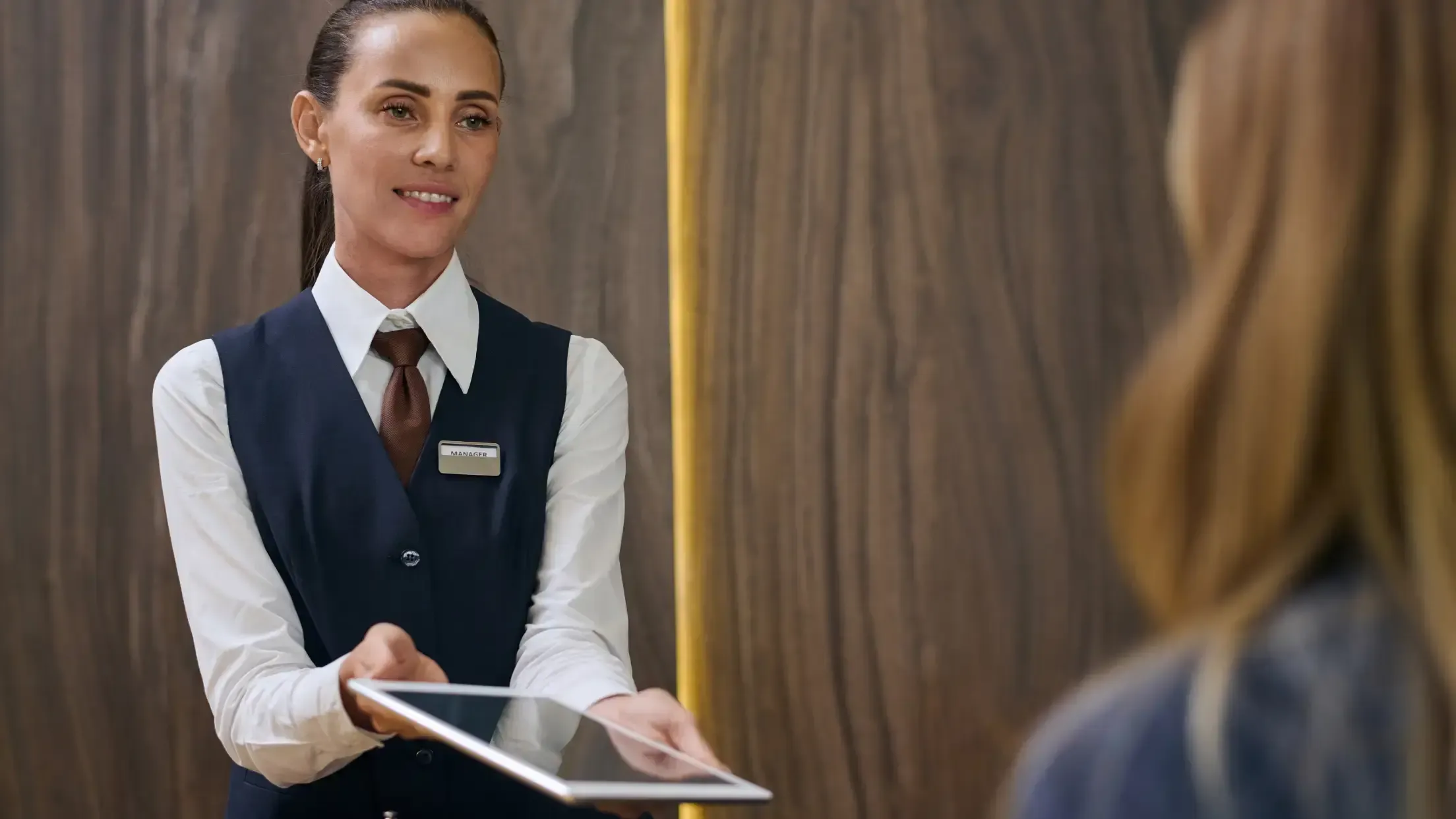 Diferencias entre el check-in y el check-out automatizado vs el tradicional