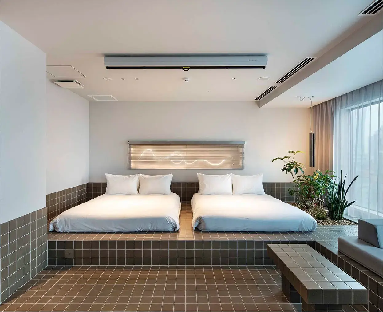 UDS solves staffing shortages and connects custom API with Mews Hero - 1245x1014-50