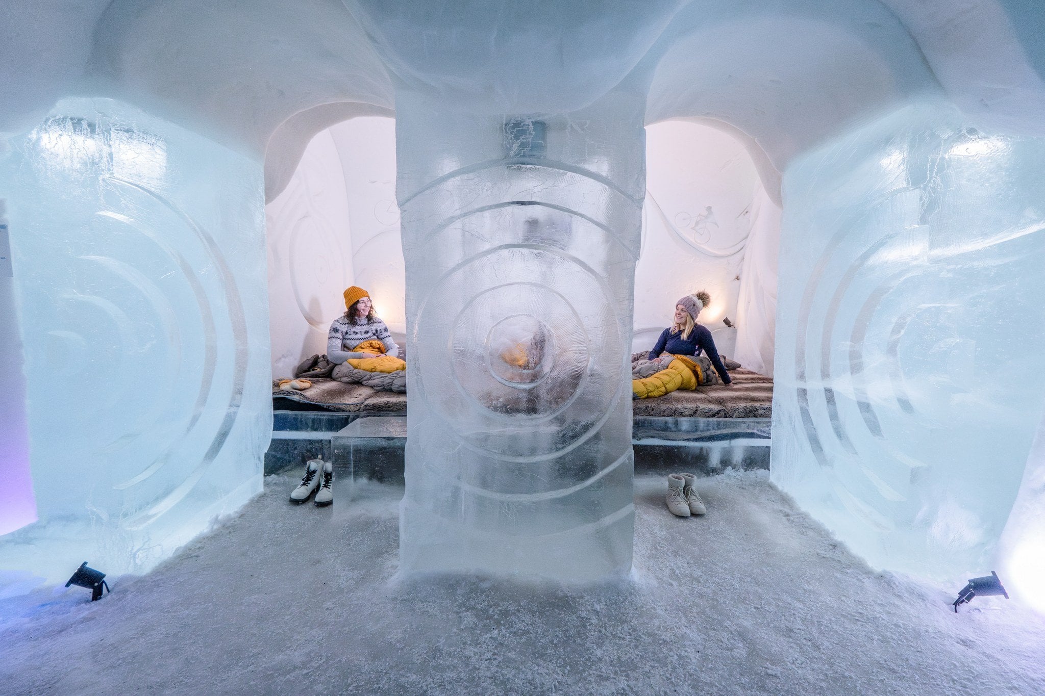 Sleeping in the snow hotel - Family suite - Arctic SnowHotel & Glass Igloos
