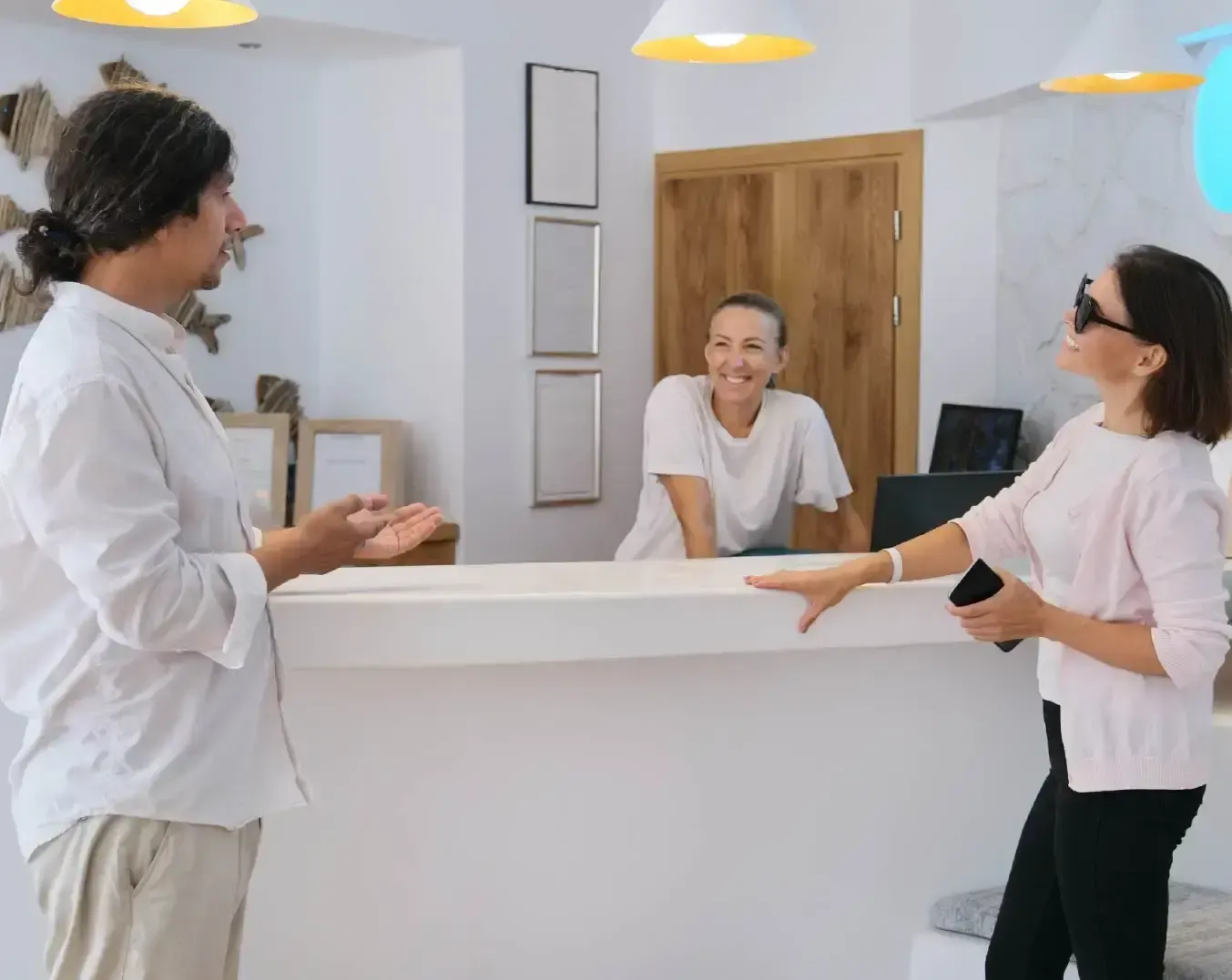 Qué es la atención al cliente de un hotel