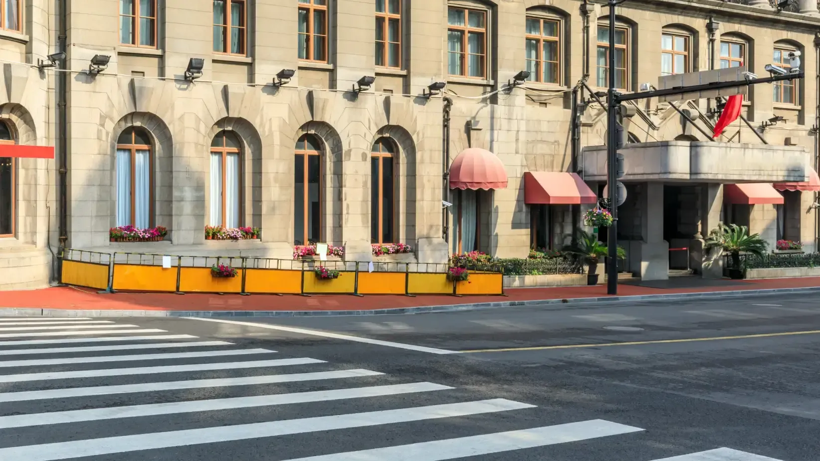 How to own a hotel franchise