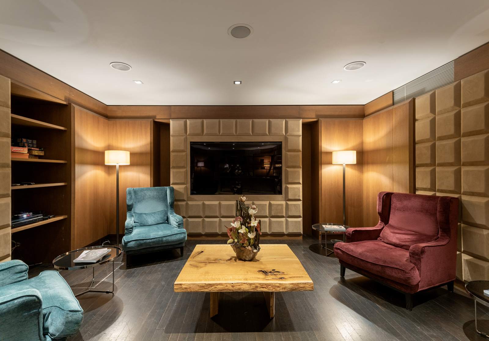 lounge_150KB.jpg