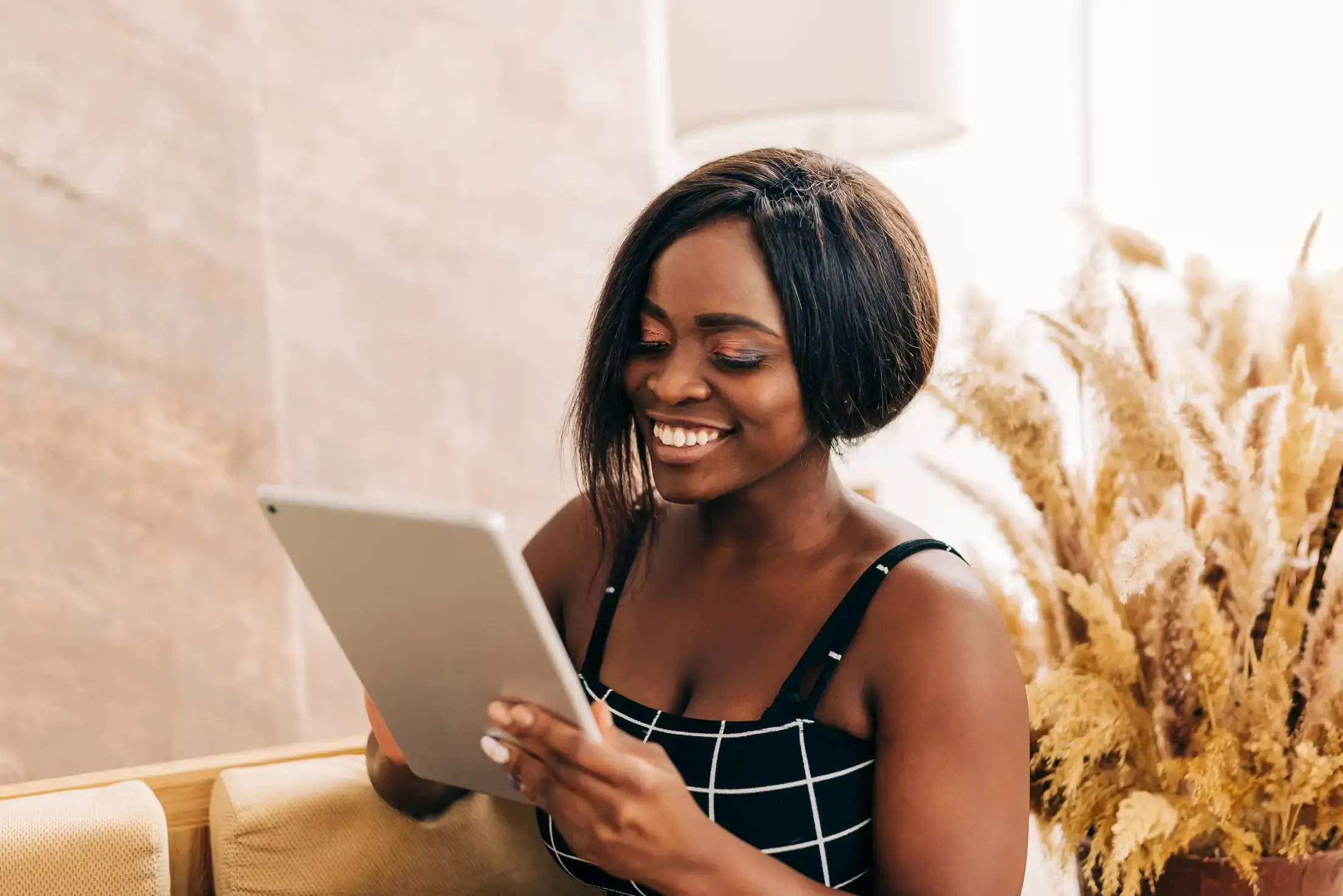 What are the front desk duties and responsibilities