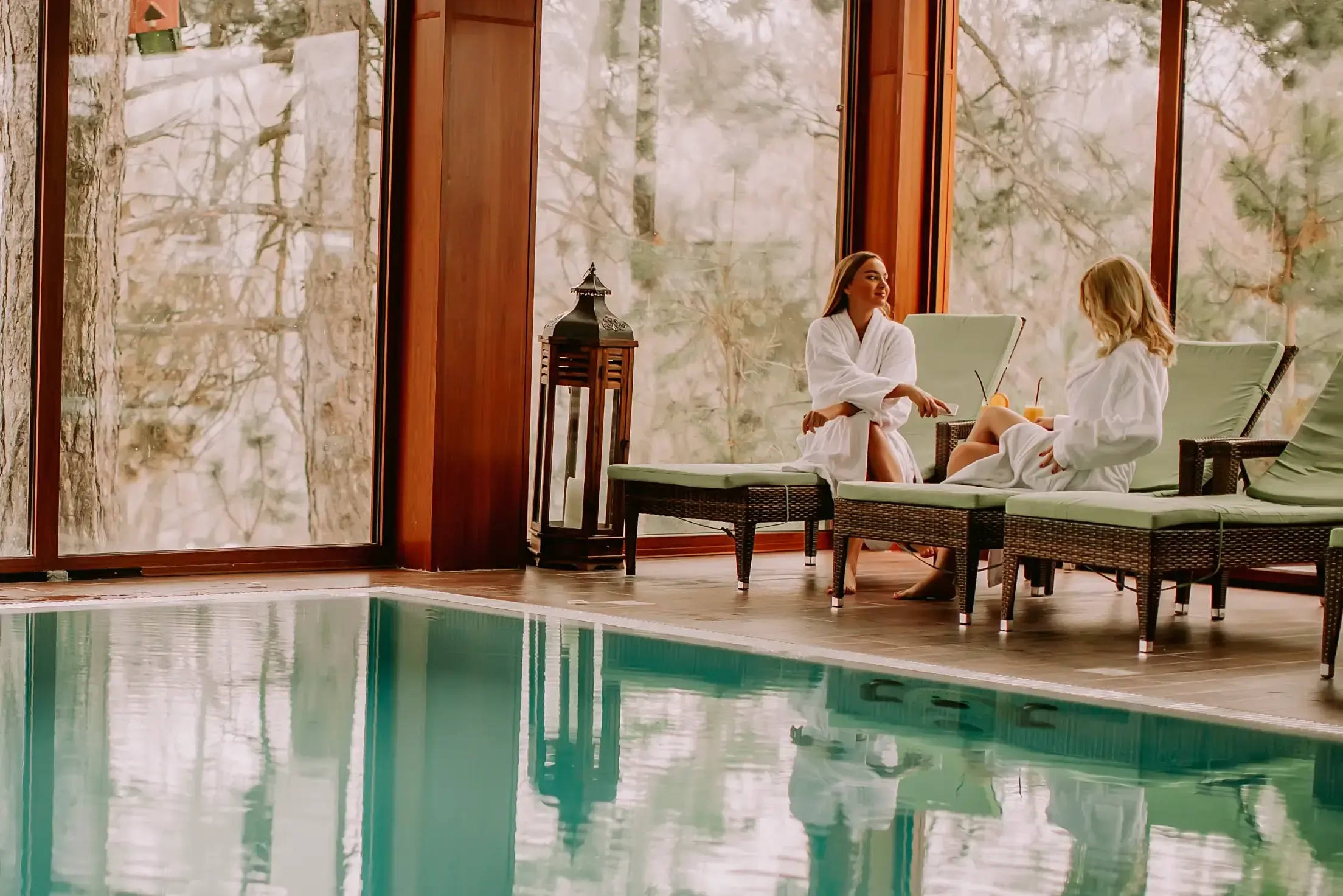 What defines a modern wellness hotel