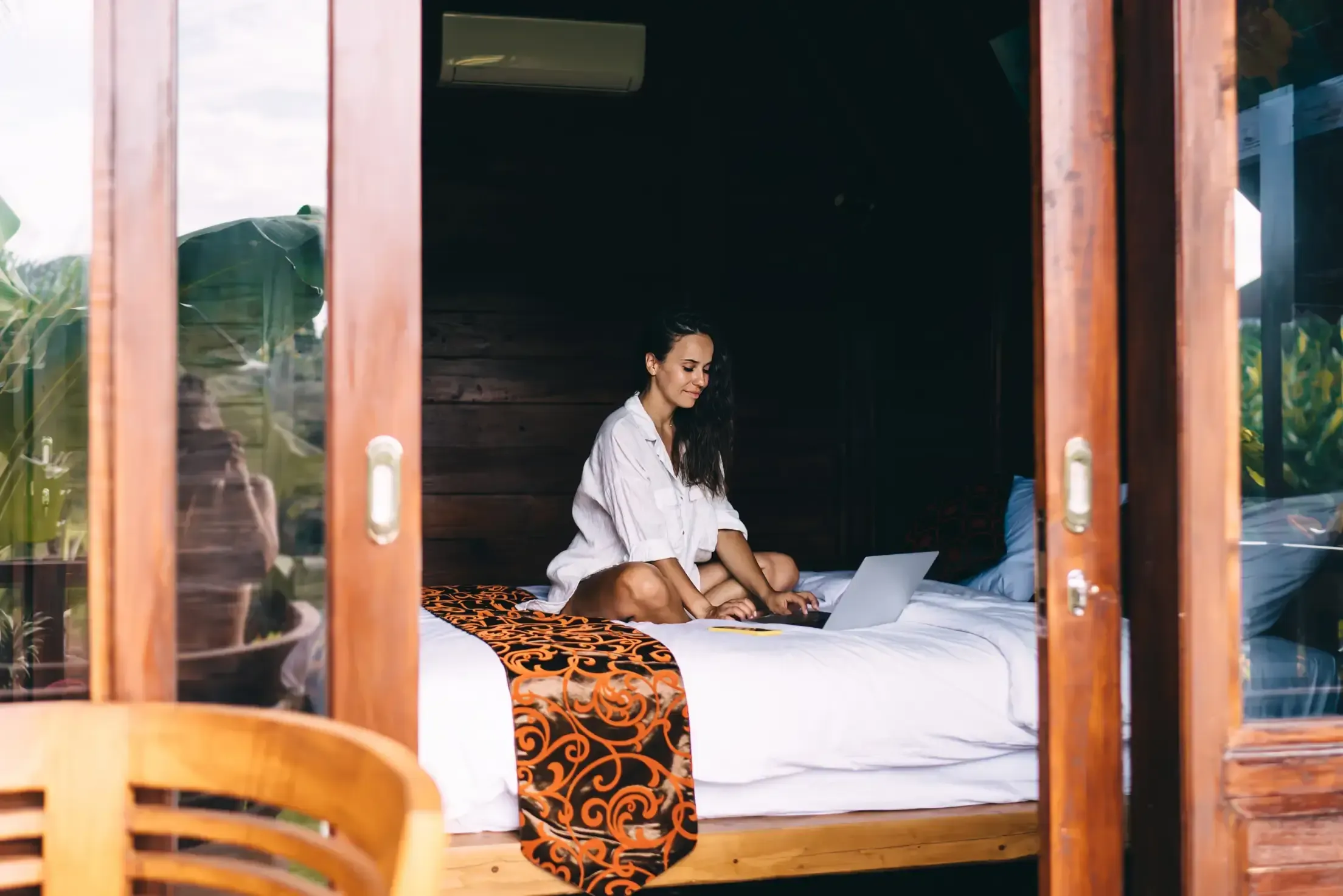 What is ALOS in the hotel industry