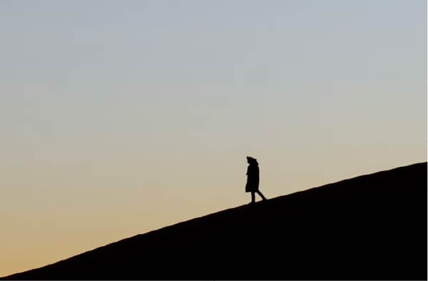 The rise of digital nomads: remote work and changing travel patterns hero image