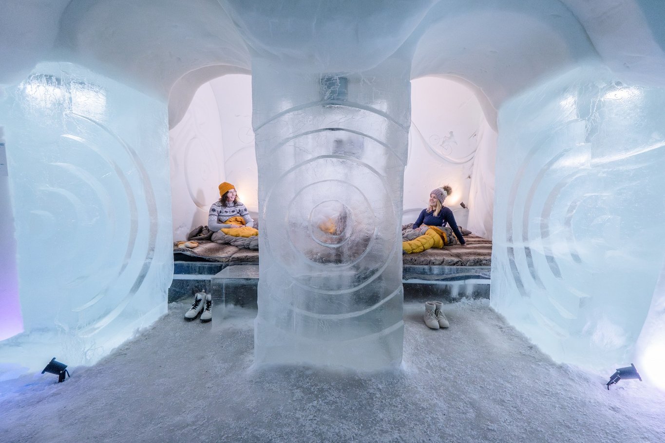 Sleeping in the snow hotel - Family suite - Arctic SnowHotel & Glass Igloos 