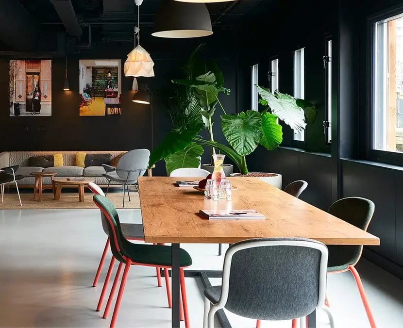GoodHotel-CustomerHero-830x676 