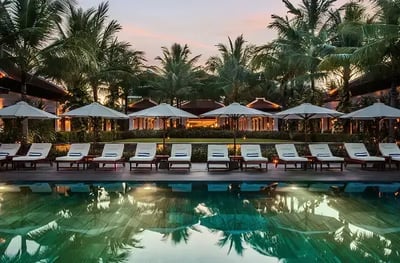 Hospitality industry challenges 2025 