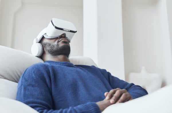 How is artificial intelligence changing the hospitality industry? hero image