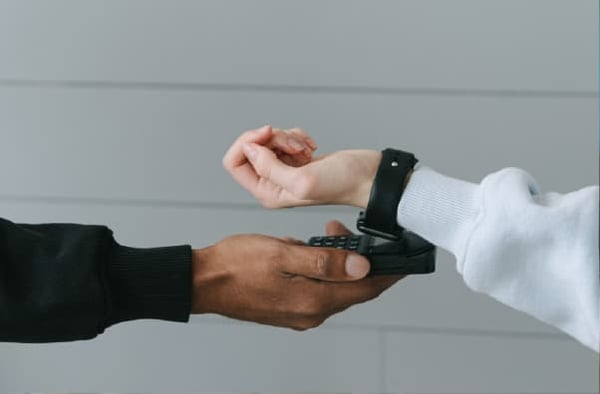 What are the benefits of an integrated payment terminal in hotels? hero image