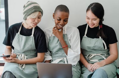 Types of hotel staff positions and how to manage them thumbnail