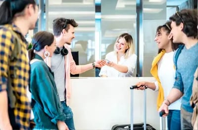 How to enhance your hostel front desk customer service? thumbnail